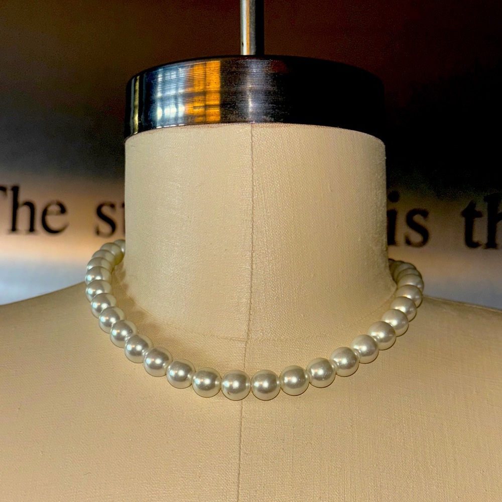 🆕 Elegant Pearl Necklace